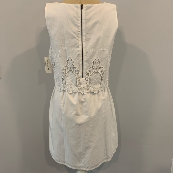 WHITE LACE EMBROIDERED DRESS. - Picture 2 of 8